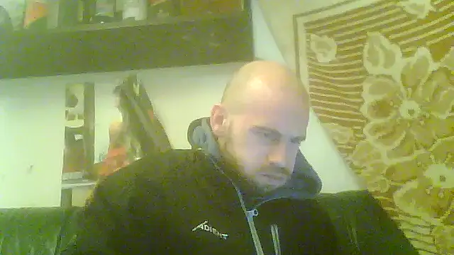 Snapshot of Rejtelmesest chatting on February 18, 8:03 pm Rejtelmesest online show from February 18, 8:03 pm