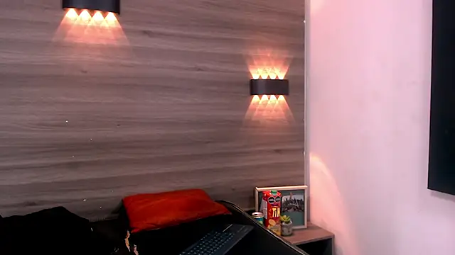 Snapshot of Levis_Montes chatting on December 19, 6:45 pm Levis Montes online show from December 19, 6:45 pm