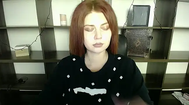 Snapshot of Lizzy_Love chatting on December 24, 12:33 pm Lizzy Love online show from December 24, 12:33 pm