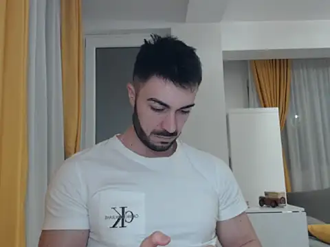 Snapshot of GoldenMark chatting on February 3, 3:59 pm GoldenMark online show from February 3, 3:59 pm