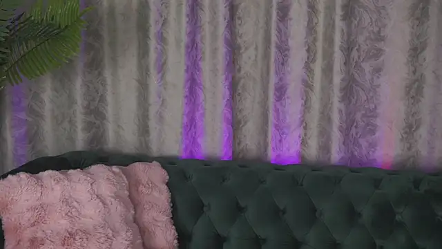 FoxieJullia online show from February 2, 7:41 am