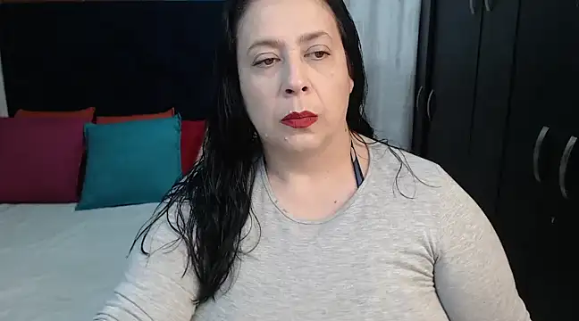 Snapshot of karlaton1977 chatting on December 23, 8:03 pm karlaton1977 online show from December 23, 8:03 pm
