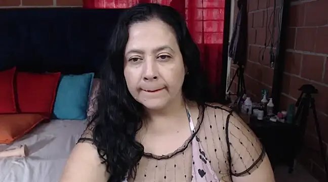 Snapshot of karlaton1977 chatting on February 10, 4:47 pm karlaton1977 online show from February 10, 4:47 pm