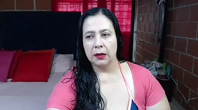 Snapshot of karlaton1977 chatting on February 14, 3:58 pm karlaton1977 online show from February 14, 3:58 pm
