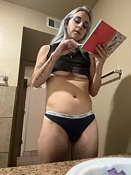 Snapshot of brooklyn3twelve chatting on October 11, 9:13 pm brooklyn3twelve online show from October 11, 9:13 pm