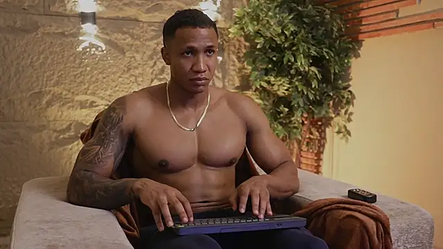 Logan Varela online show from October 28, 6:32 pm