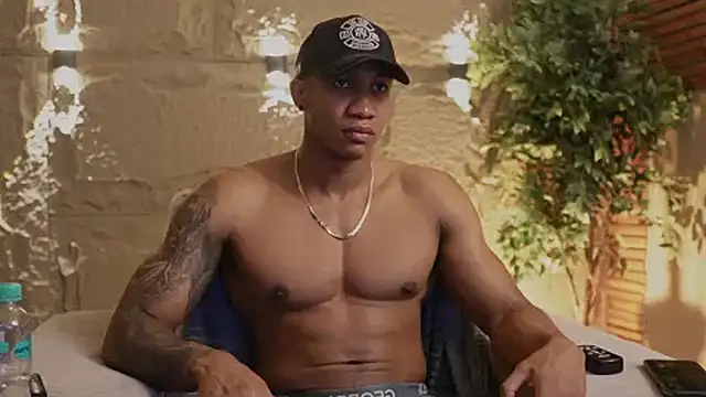 Logan Varela online show from November 15, 11:51 am