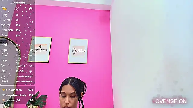 Snapshot of yourcuteneighbourr chatting on January 9, 9:27 am yourcuteneighbourr online show from January 9, 9:27 am