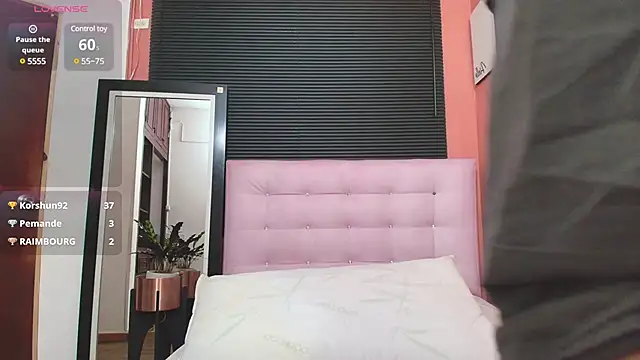 Snapshot of yourcuteneighbourr chatting on January 16, 9:16 am yourcuteneighbourr online show from January 16, 9:16 am