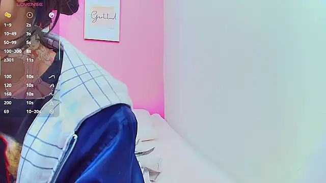 Snapshot of yourcuteneighbourr chatting on February 11, 3:08 am yourcuteneighbourr online show from February 11, 3:08 am