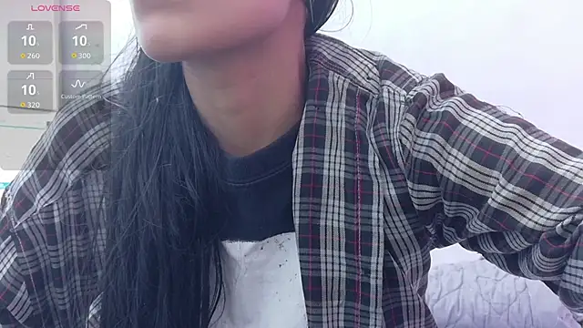 Snapshot of yourcuteneighbourr chatting on October 28, 2:59 am yourcuteneighbourr online show from October 28, 2:59 am