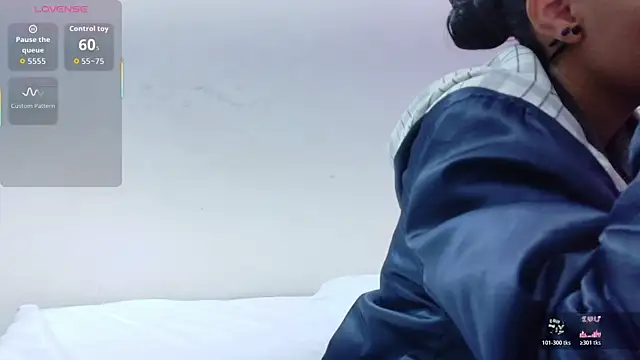 Snapshot of yourcuteneighbourr chatting on November 13, 2:54 am yourcuteneighbourr online show from November 13, 2:54 am