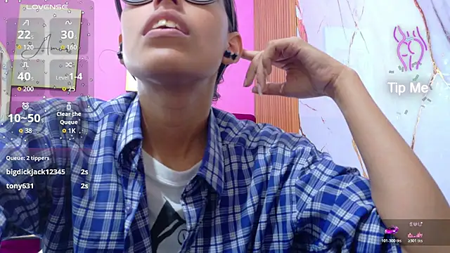 yourcuteneighbourr online show from April 8, 3:06 am