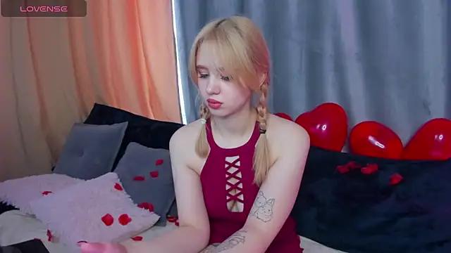 Valerie Woods online show from February 15, 4:58 am