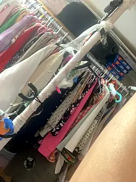 gurlnips online show from November 25, 10:48 am