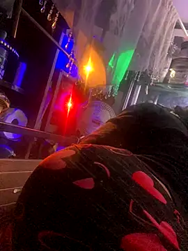 gurlnips online show from November 30, 8:07 am