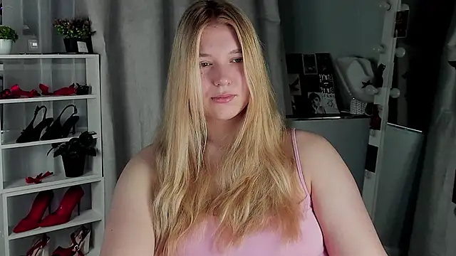 Rebecca Kelly online show from November 11, 2:33 am