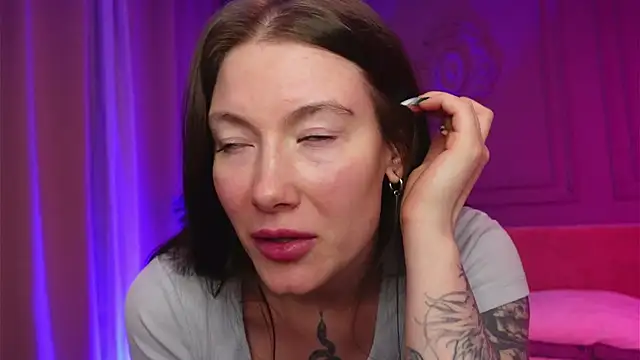 Liv Fay online show from November 25, 1:55 pm