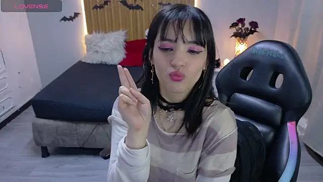 Snapshot of sailor_moon07 chatting on October 15, 3:17 am sailor moon07 online show from October 15, 3:17 am