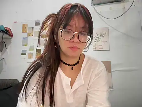 Pinkyrose111 online show from November 23, 11:48 pm