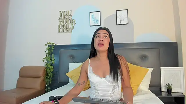 hannah gray online show from March 1, 9:04 pm