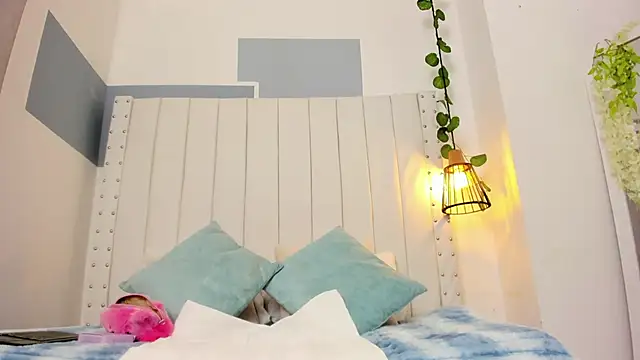 hannah gray online show from September 12, 11:10 am