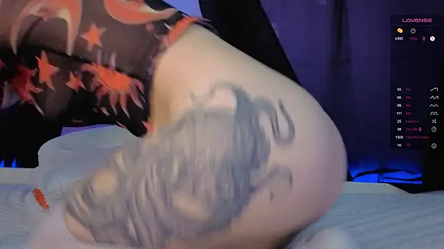 Scarlettsrorm online show from December 14, 5:13 am