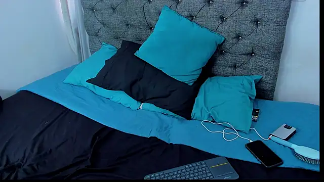 Snapshot of dominic_smith_ chatting on December 16, 9:52 pm dominic smith  online show from December 16, 9:52 pm