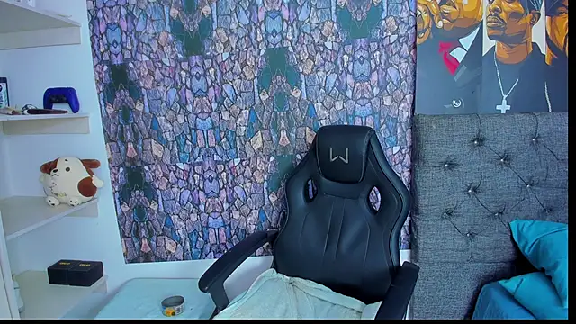 Snapshot of dominic_smith_ chatting on December 30, 5:58 am dominic smith  online show from December 30, 5:58 am