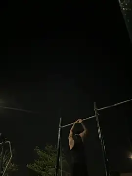 Snapshot of dominic_smith_ chatting on February 18, 4:04 am dominic smith  online show from February 18, 4:04 am