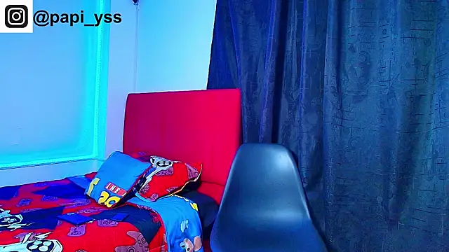 Snapshot of dominic_smith_ chatting on October 12, 11:48 pm dominic smith  online show from October 12, 11:48 pm