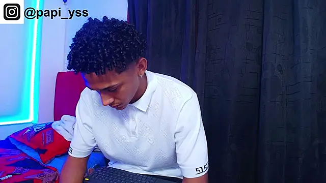 dominic smith  online show from November 12, 2:34 am