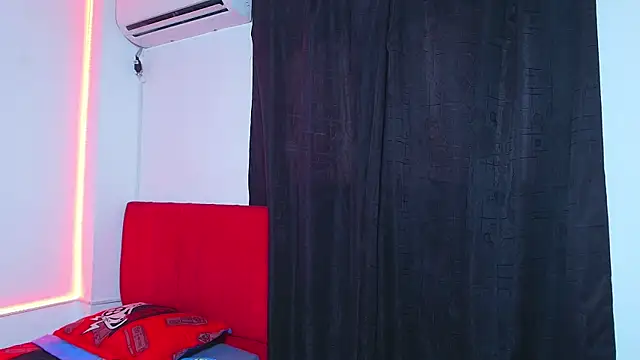 dominic smith  online show from November 28, 8:55 pm