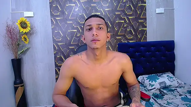 dominic smith  online show from March 30, 3:18 am