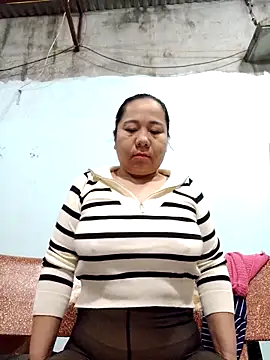 Snapshot of Queen_18200 chatting on November 18, 10:47 pm Queen 18200 online show from November 18, 10:47 pm