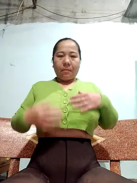 Snapshot of Queen_18200 chatting on November 23, 10:42 pm Queen 18200 online show from November 23, 10:42 pm