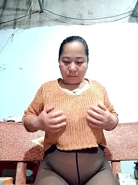 Queen 18200 online show from February 17, 10:05 pm