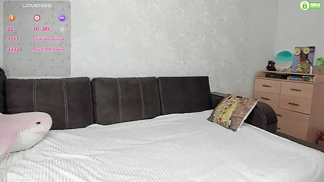 pretty yong cat online show from December 14, 12:44 pm