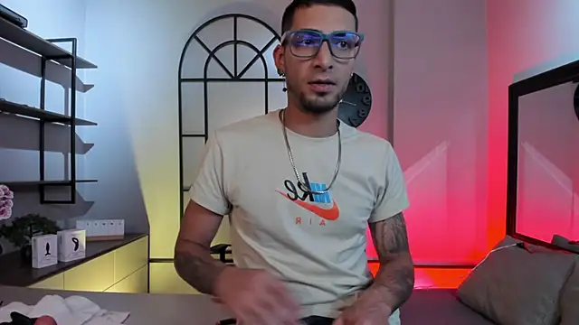 DrakeNeumann online show from March 15, 3:23 am