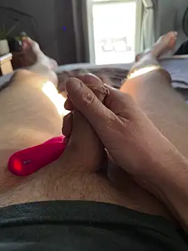 Snapshot of Tyler98425 chatting on January 13, 5:44 pm Tyler98425 online show from January 13, 5:44 pm