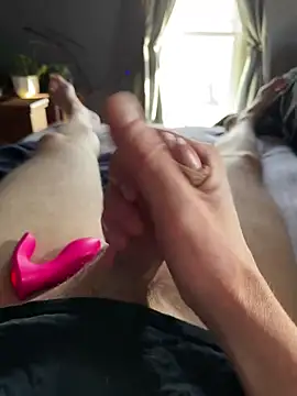 Snapshot of Tyler98425 chatting on January 27, 4:43 pm Tyler98425 online show from January 27, 4:43 pm