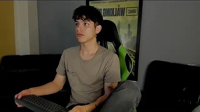 Snapshot of bravoboreal chatting on December 3, 1:21 pm bravoboreal online show from December 3, 1:21 pm