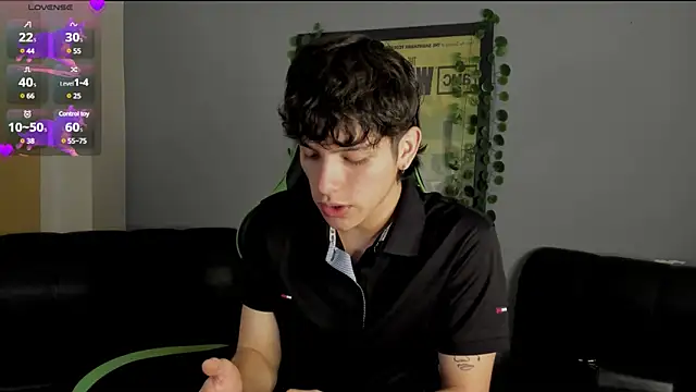 Snapshot of bravoboreal chatting on December 6, 1:55 pm bravoboreal online show from December 6, 1:55 pm