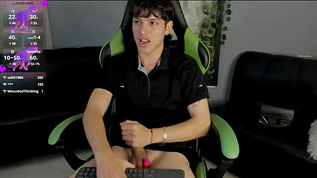 Snapshot of bravoboreal chatting on December 6, 5:00 pm bravoboreal online show from December 6, 5:00 pm