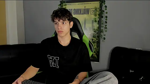 Snapshot of bravoboreal chatting on December 12, 2:00 pm bravoboreal online show from December 12, 2:00 pm