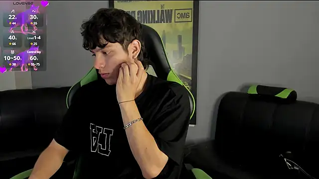 Snapshot of bravoboreal chatting on December 18, 1:45 pm bravoboreal online show from December 18, 1:45 pm