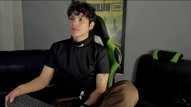 Snapshot of bravoboreal chatting on January 13, 1:39 pm bravoboreal online show from January 13, 1:39 pm