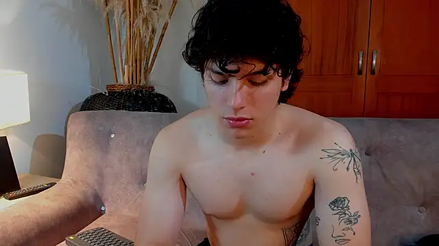 Snapshot of bravoboreal chatting on October 14, 7:47 pm bravoboreal online show from October 14, 7:47 pm