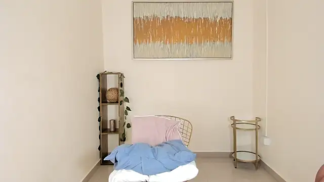 Charlothe capell online show from February 25, 8:07 pm