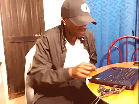 Snapshot of phillip-hot chatting on January 18, 2:36 am phillip-hot online show from January 18, 2:36 am